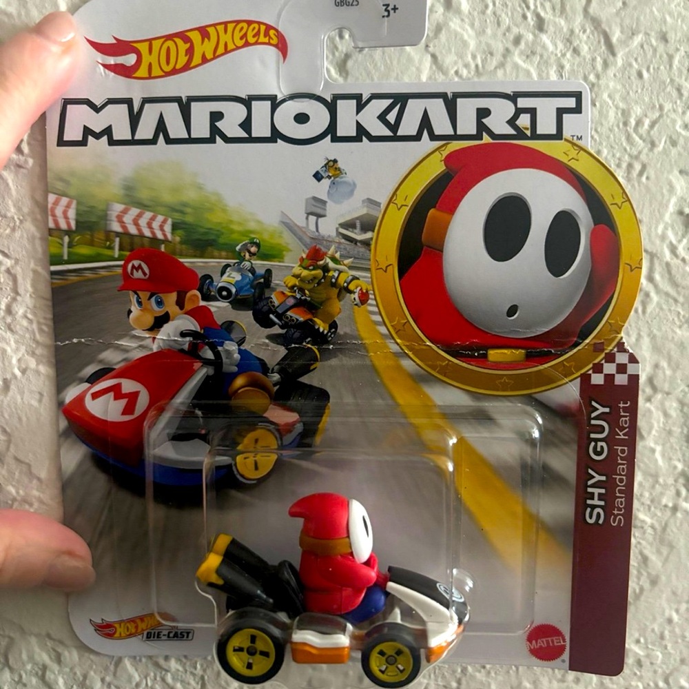 Hot Wheels Mario Kart Shy Guy